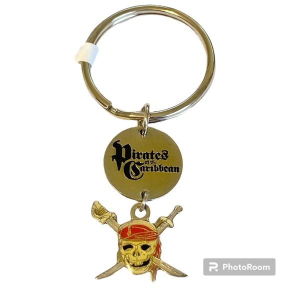 Vintage Disney Pirates of the Caribbean Keychain Keyring Skull Crossbones - Picture 1 of 9